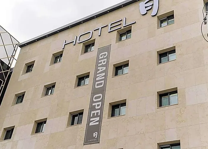Seongnam Wol Hotel 2*